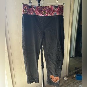 Small Black Multicolor paisley Mickey yoga crop pants